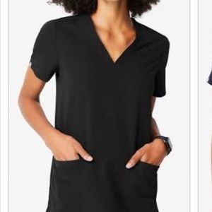 Figs women’s black casma scrub top